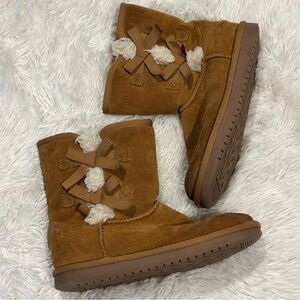 UGGS Brown Koolaburra YOUTH boots with bows size 2